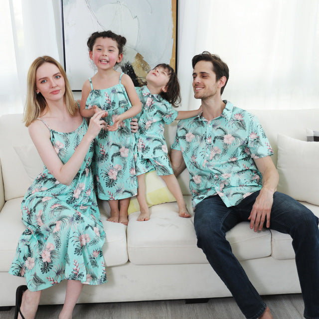 Summer Family Matching Outfits Mother Daughter Dresses Family Look Dad And Son T-shirt &Shorts Holiday Matching Couple Clothes