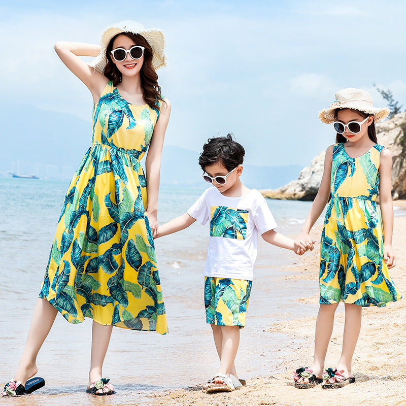 Summer Family Matching Outfits Mom Girls Long Leaves Dresses Dad Son Boys T-Shirt+Shorts 2PCS Sets Vacation Couple Beach Clothes