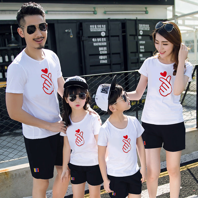 Summer Family Clothing Sets Finger Heart T Shirt Shorts Suits Mother And Daughter Matching Outfits Kids Couples Sportswear