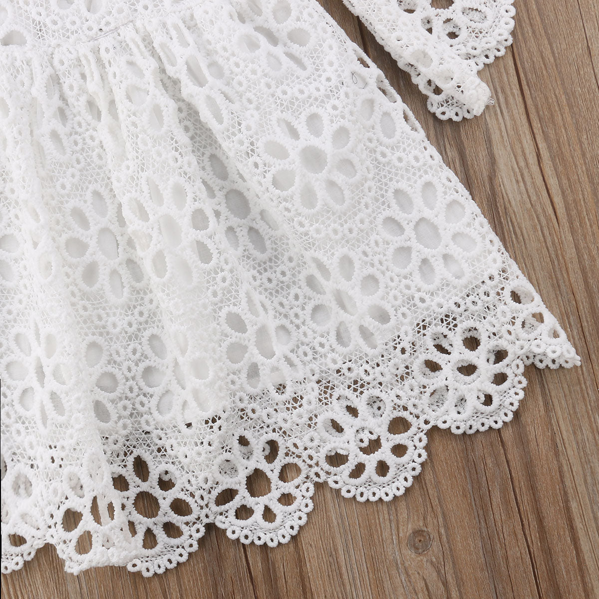 Family Matching Clothes Mother Daughter Dresses White Hollow  Floral Lace Dress Mini Dress Mom Baby Girl Party Clothes