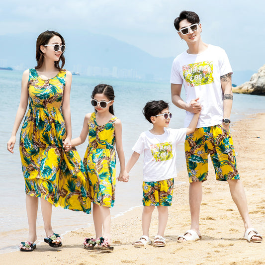 Mom Daughter Print Dress for Summer Holiday Family Matching Outfit Couple Lovers Clothes Dad Son Casual Beach Set Hot Sales