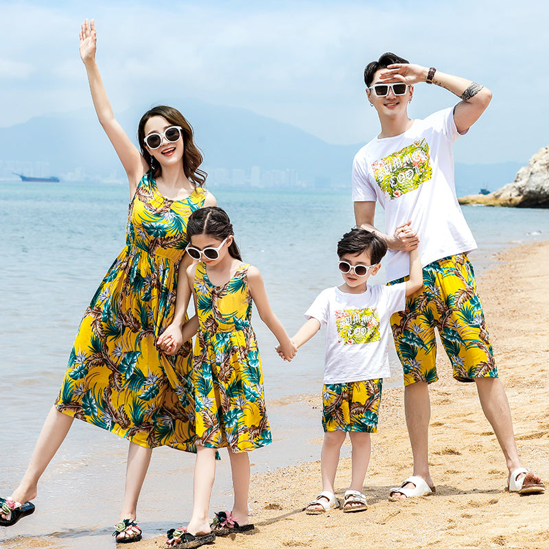 Mom Daughter Print Dress for Summer Holiday Family Matching Outfit Couple Lovers Clothes Dad Son Casual Beach Set Hot Sales