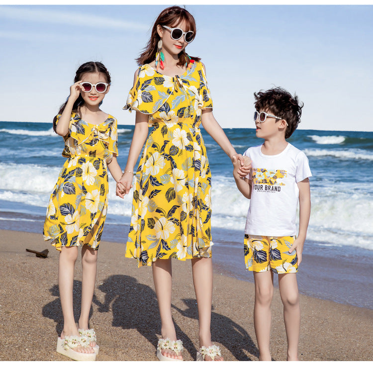 Summer Family Matching Outfits Mom Girls Flower Dresses Dad Son Boys White TShirt+Shorts 2PCS Sets Vacation Couple Beach Clothes